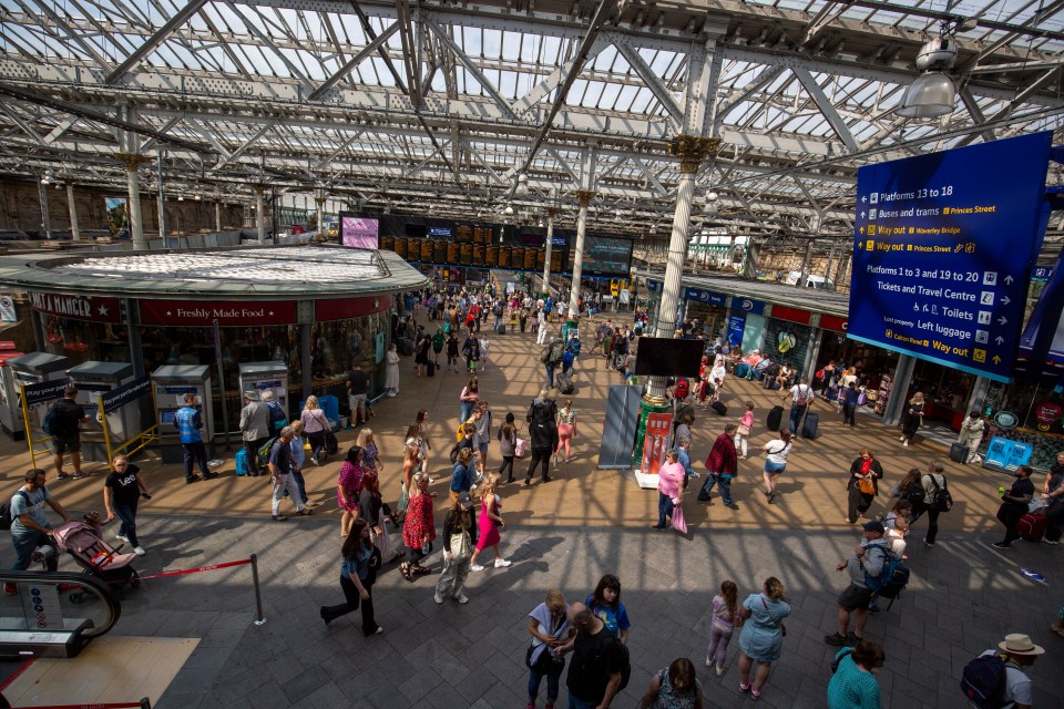 Avanti trains also run from Edinburgh Waverley