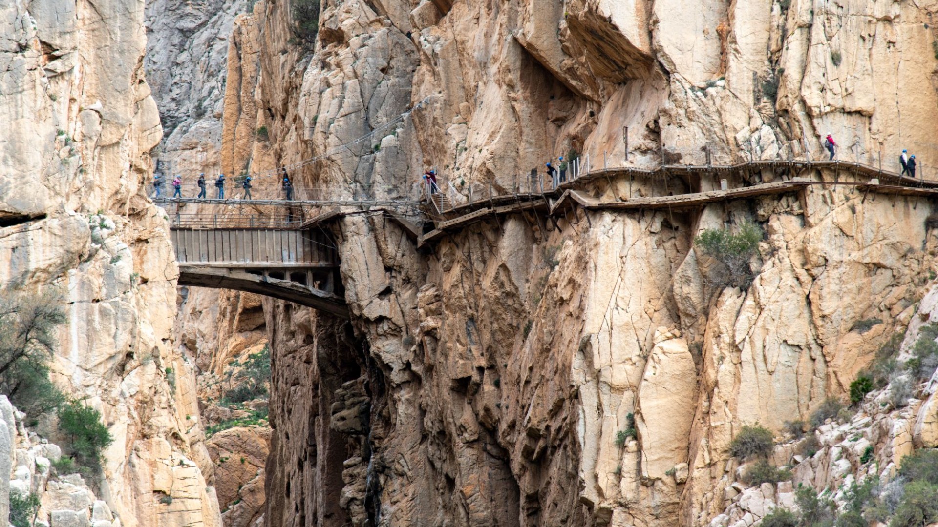 Brit, 20, dies in horror plunge while climbing near Malaga on path known as ‘The Monkey Bridge’