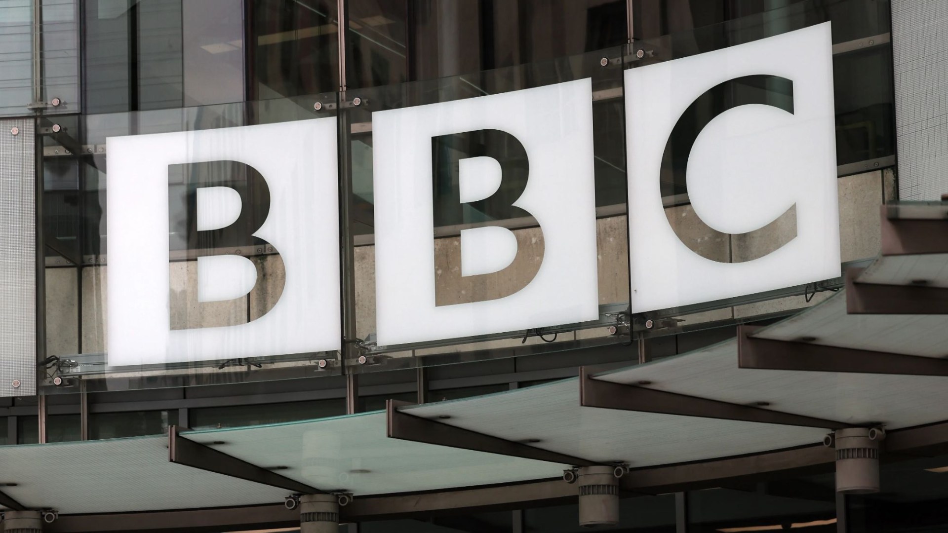 BBC in major schedule shake-up as bosses take two prime time show off air TONIGHT