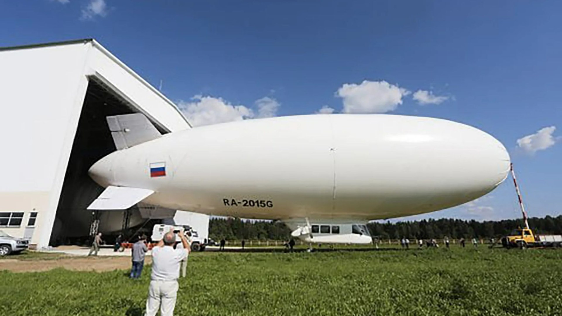 Putin deploys chilling WW1-style Z-BLIMPS on WW3 flashpoint Nato border - in most mysterious threat to West yet