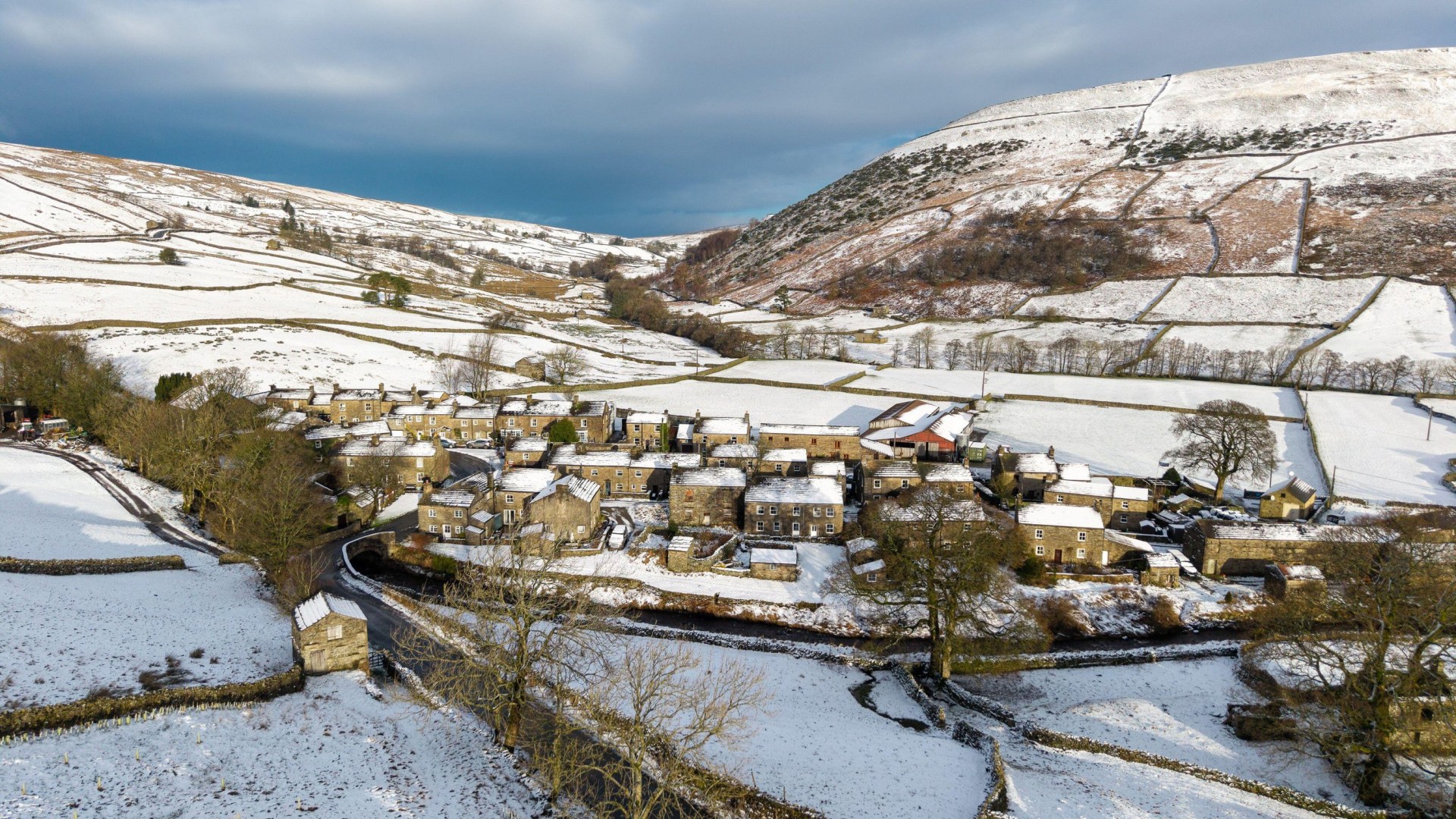 New Year’s Day weather forecast revealed as Met Office issues SNOW warning for parts of UK - check map to see locations