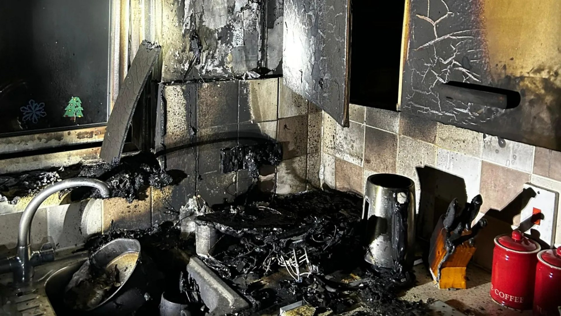 Air fryer warning after appliance makes 'unusual crackling sound' before bursting into flames and destroying kitchen