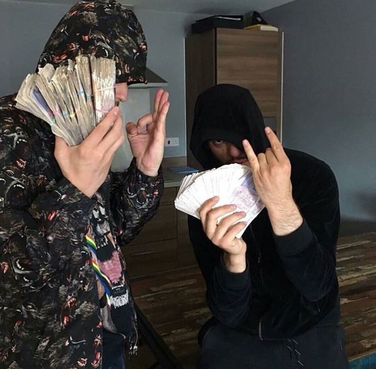 Albanian gangsters flaunt cash in online posts