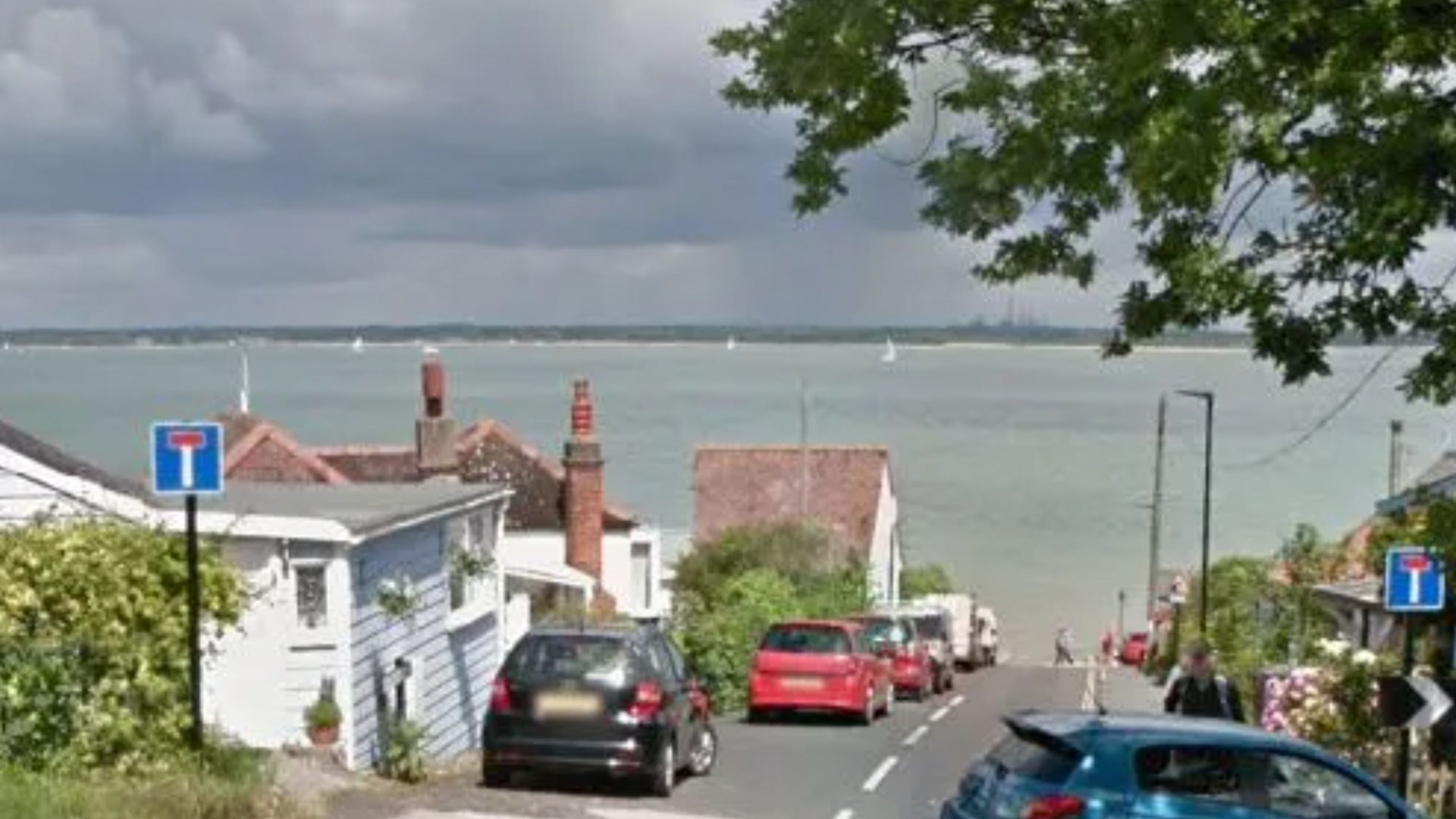 Man in his 40s dies after car 'enters the sea' in late-night horror at Isle of Wight village