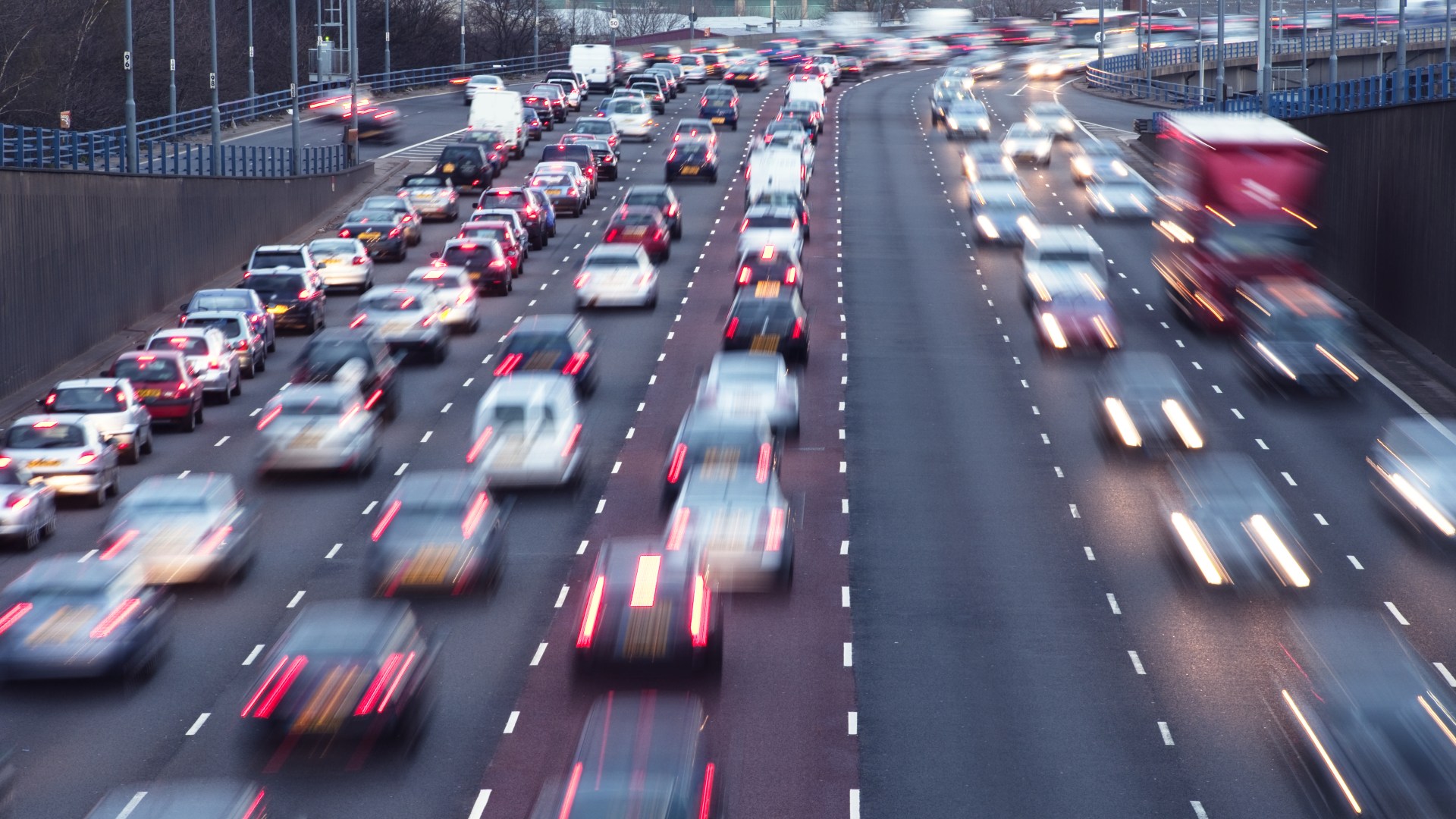 ‘Two second rule’ millions of drivers don’t know could see YOU avoid £100 fine, National Highways warns - know the rules