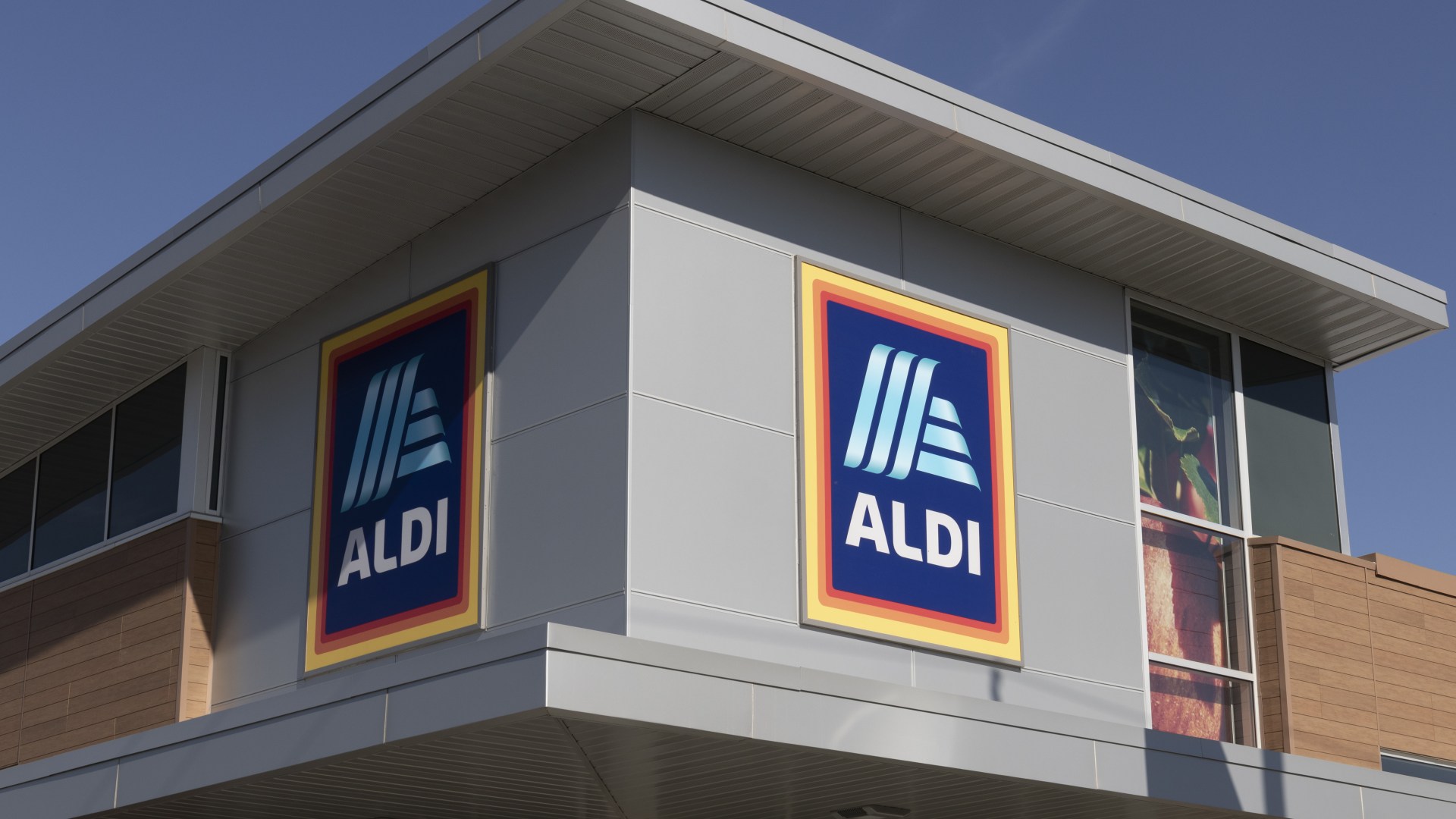 Aldi is selling a £5.99 gadget that keeps houses warm without putting the heating on & it’ll reduce your energy bills